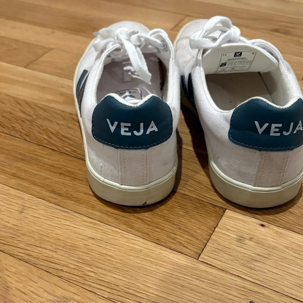 Veja Women's Cream and Navy Athletic Shoes - Picture 6 of 6